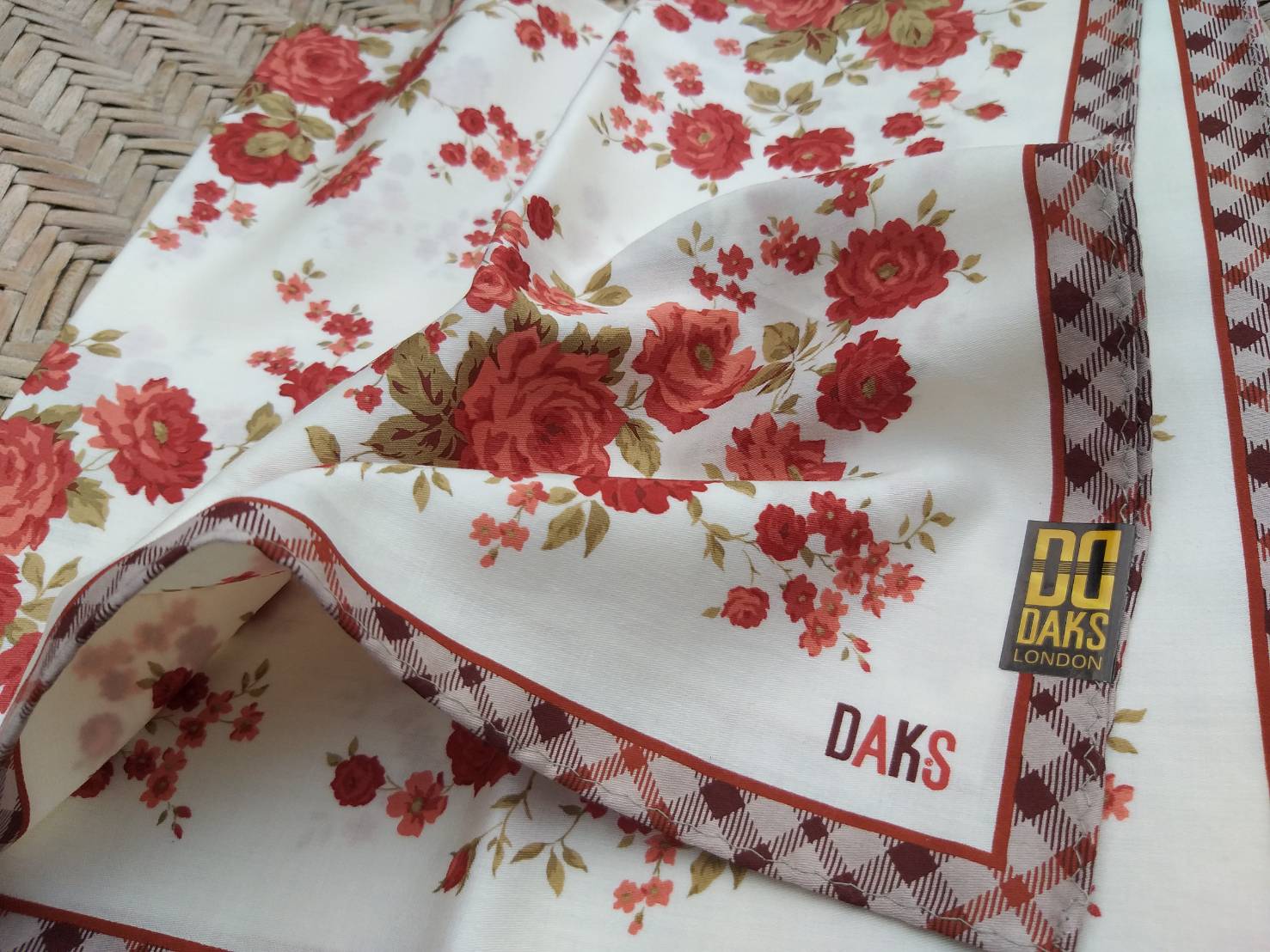 ผ้าเช็ดหน้าแบรนด์เนม DAKS ผ้านุ่มมากกกก