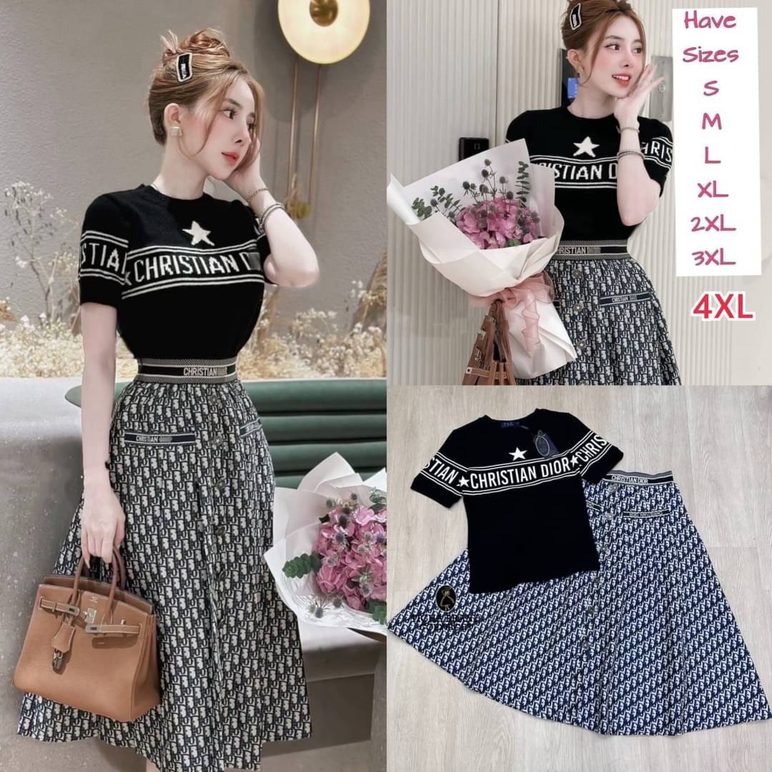 Set 2 ชิ้น เสื้อยืดคอกลมแขนสั้น สีดำ ช่วงกลางอกสกรีนลายเชื่อมยาวไปถึงแขน+กระโปรงยาวซิปด้านหลัง สินค้าคุณภาพ (พร้อมส่ง)