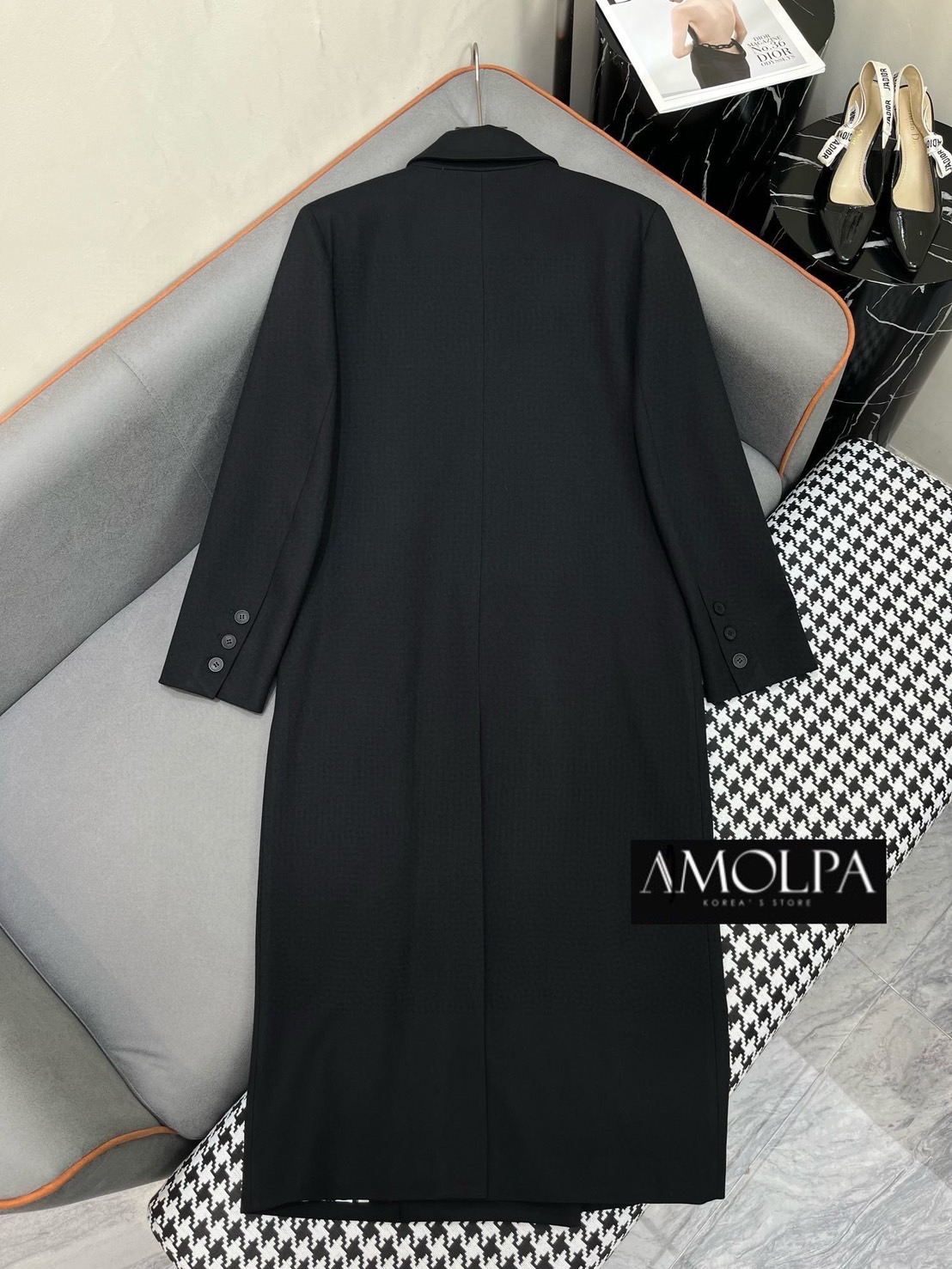 โค้ชตัวยาวจากแบรนด์ CD งานHIEND สุดๆ ห้ามพลาด งานดีสุดๆ ค่ะ ใส่แล้วสวย หรู ไฮโซ มาก ใส่สบาย : สินค้าคุณภาพ (พร้อมส่ง)