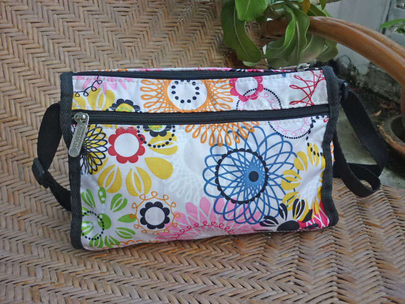 กระเป๋า Lesportsac Mini CLASSIC HOBO