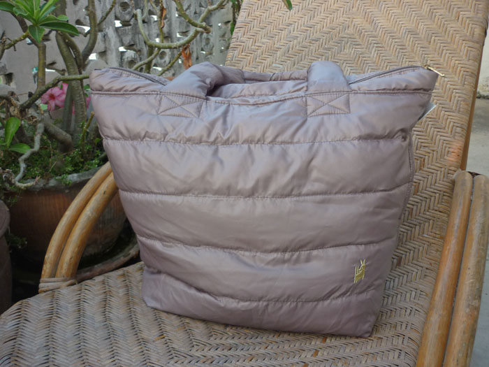 กระเป๋าบุขนนก ROOTOTE FEATHER ROO GRANDE