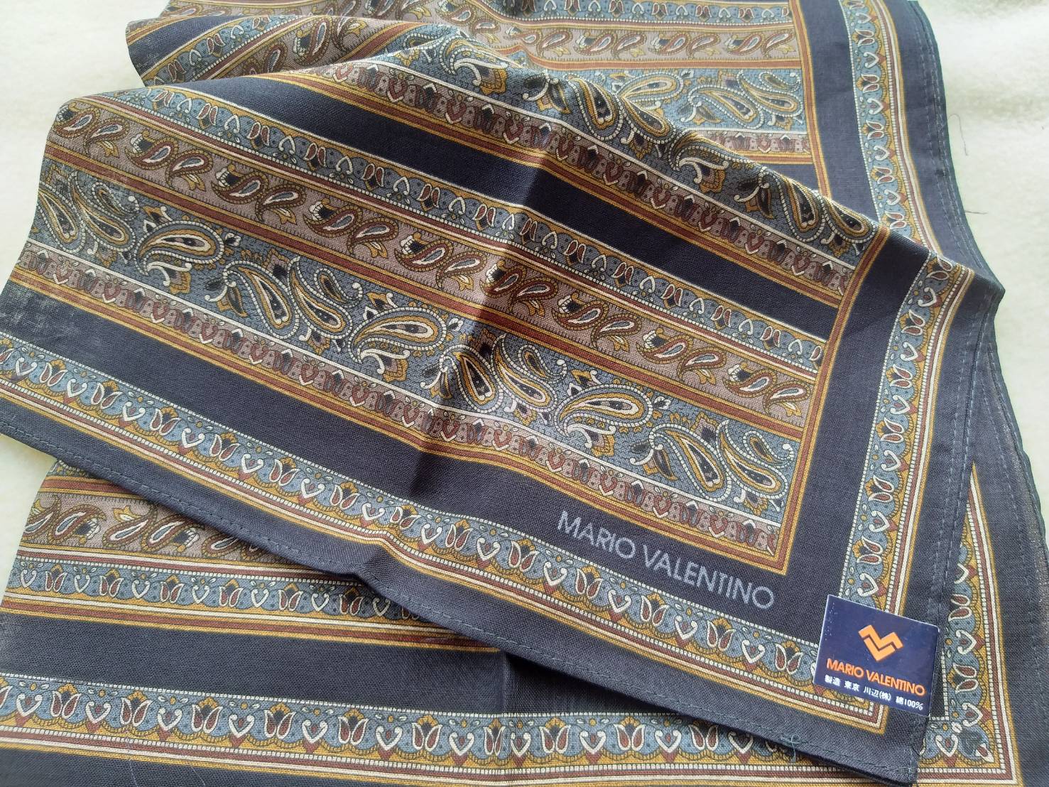 ผ้าเช็ดหน้าชาย แบรนด์เนม MARIO VALENTINO