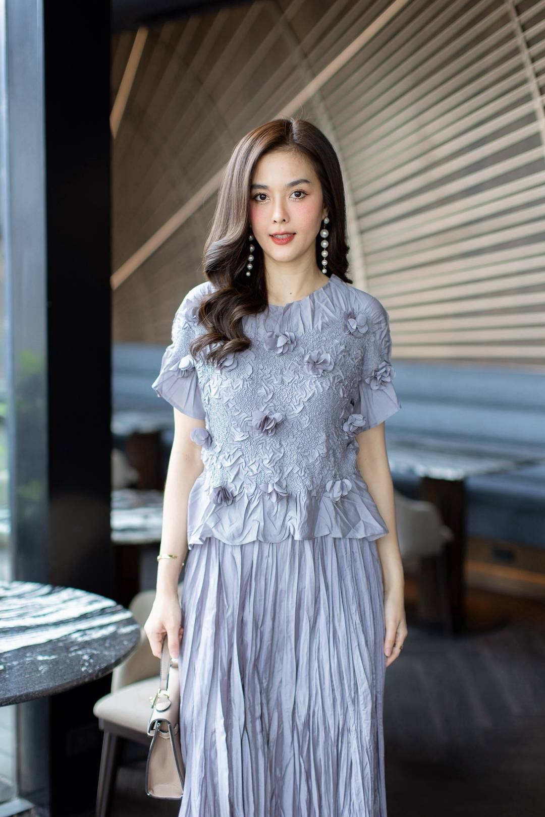 ชุดเซ็ทเสื้อ+กระโปรงอัดพลีทเปลือกไม้สุดเก๋ ใส่สบาย : สินค้าคุณภาพ (พร้อมส่ง)