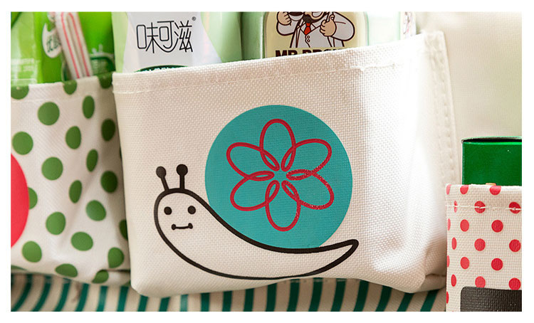 กระเป๋าคุณแม่ 2 in 1 กางเป็นช่องติดหลังเบาะรถยนต์ได้ ลายการ์ตูนน่ารัก