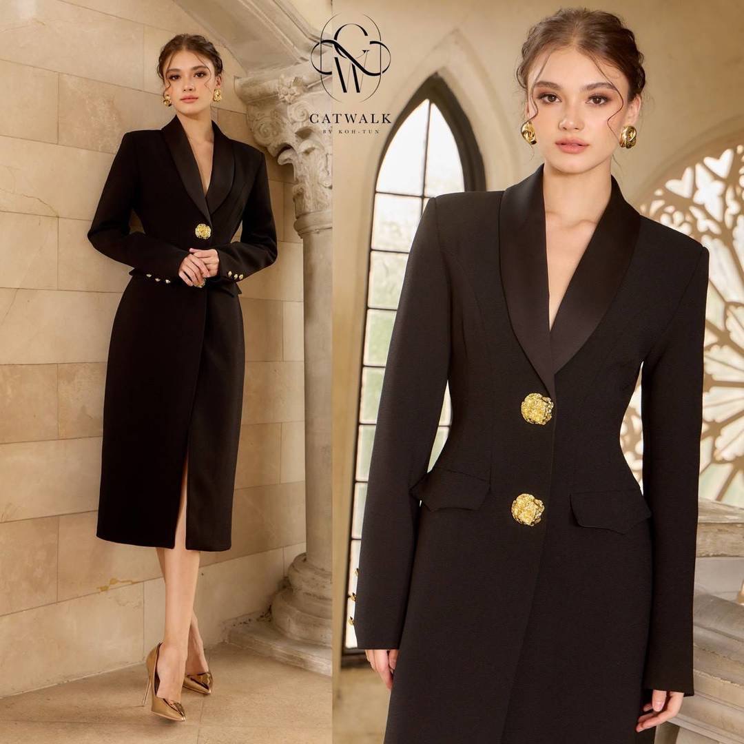 เดรสสูทยาวกระดุมทอง เนื้อผ้าเกรดเอ ผ้าสวยมาก ตัวชุดเป็นตัวยาว ทรงเข้ารูป ใส่สบาย : สินค้าคุณภาพ (พร้อมส่ง)