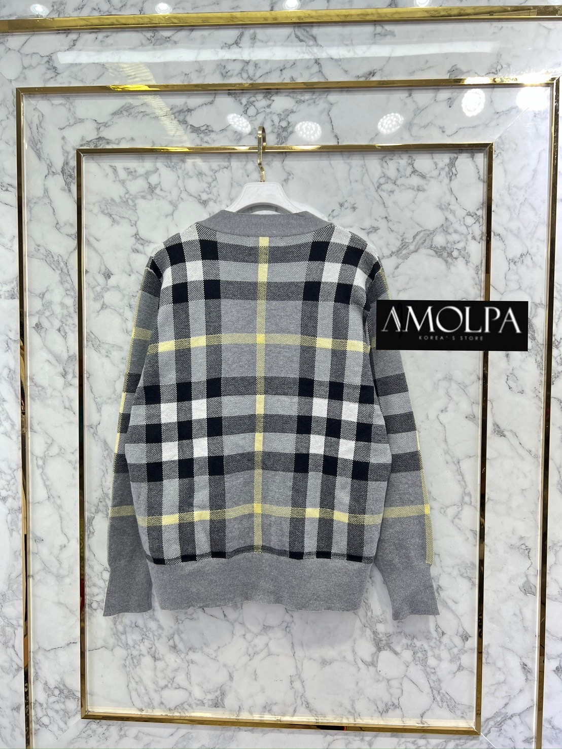 CARDIGAN BURBERRY KNIT เนื้อผ้าดีม๊าก ผ้าใส่สบายมากกกก ห้ามพลาดเลยนะคะ ใส่สบายสุดๆ : สินค้าคุณภาพ (พร้อมส่ง)