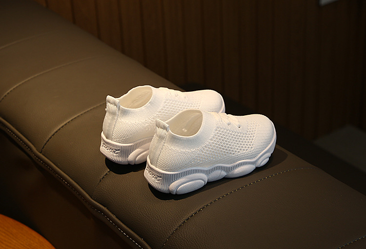 รองเท้าเด็กชายหญิง วัย 1-6 ปี ผ้าตาข่ายยืดหยุ่น ระบายอากาศดี สวมใส่เบาสบายไม่ร้อน