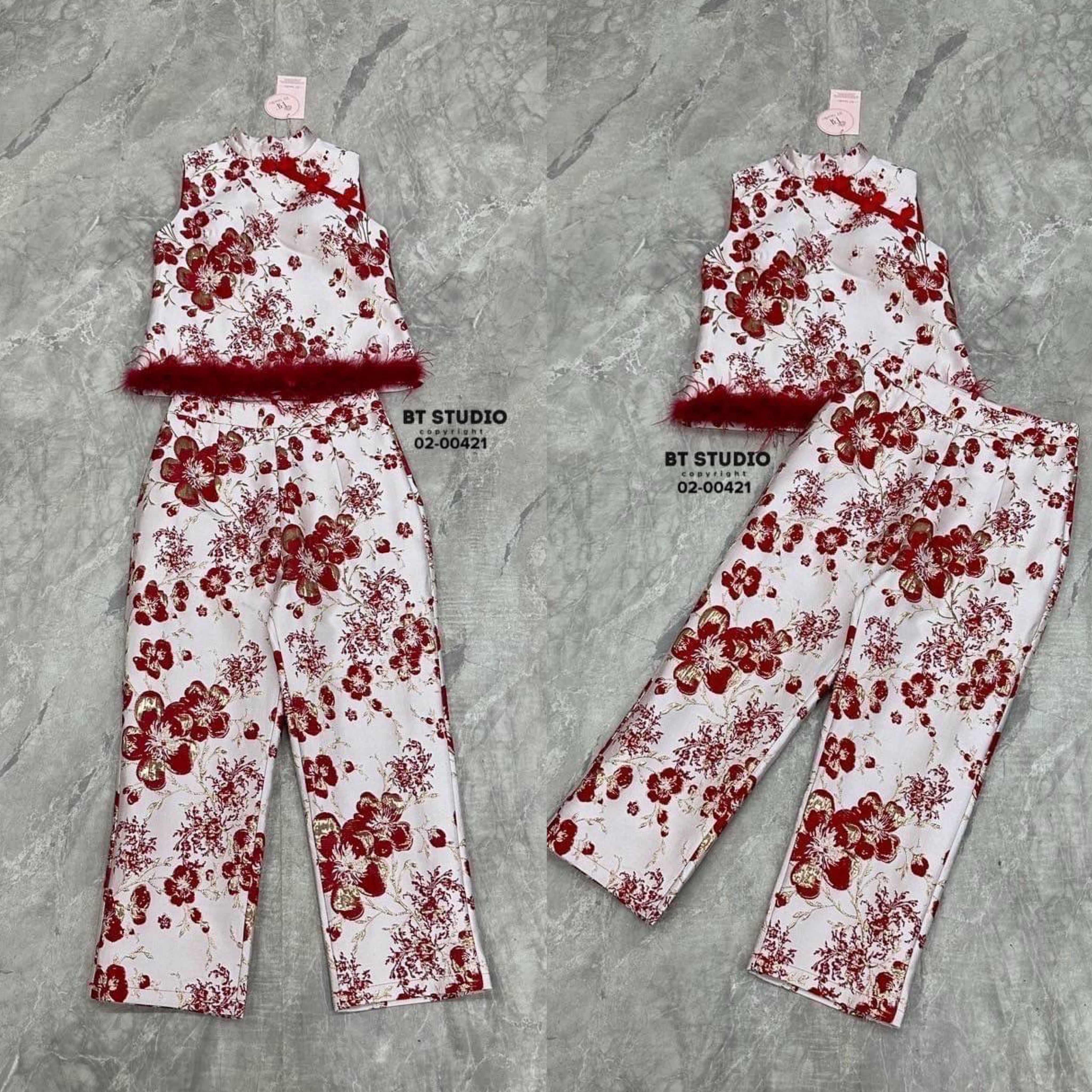 เซท 2 ชิ้น เสื้อแขนกุดแต่งกุ้นแทบแดงเฉียงติดกระดุมจีน ปลายชายแต่งระบายขน กางเกงขา 7 ส่วน สินค้าคุณภาพ (พร้อมส่ง)