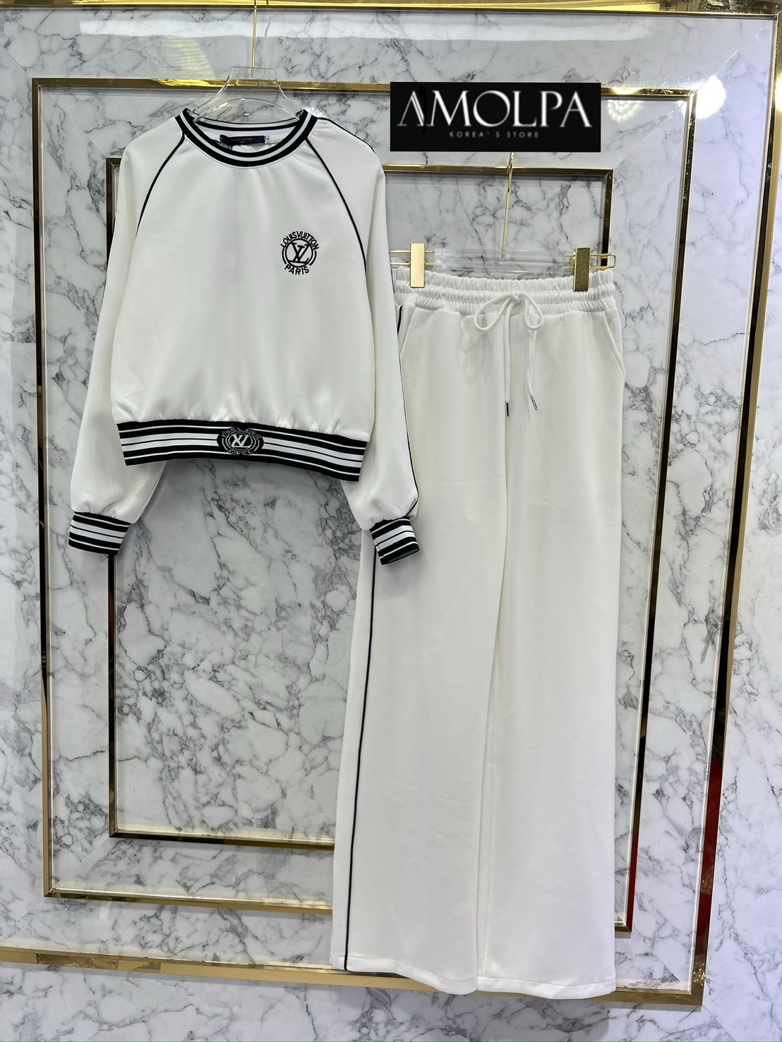 SET LV งาน hiend เสื้อ+กางเกง งานผ้าแน่น มีคุณภาพมากๆ สามารถใส่แยกกันได้ ใส่สบาย : สินค้าคุณภาพ (พร้อมส่ง)