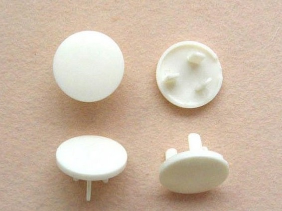 ที่อุดรูปลั๊กไฟ กันไฟดูดเด็ก แบบเฉียง 3 รูขา Nana Baby Electric Shock Safety Socket Protective Cover