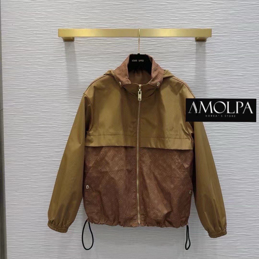 JACKET LV 2024SS งาน hiend เนื้อผ้าดีม๊าก งานสวยสุด ปังงง ....ผ้าใส่สบายมาก ห้ามพลาดเลยนะคะ ใส่สบายสุดๆ 📍รุ่นนี้ ช ญ ใส่ได้น๊า ใส่สบาย : สินค้าคุณภาพ (พร้อมส่ง)