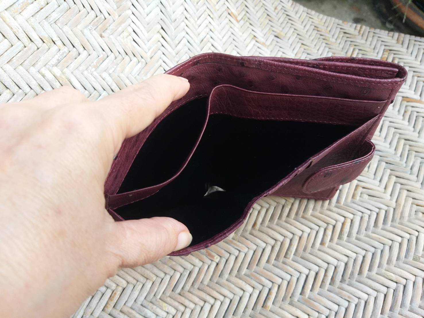 กระเป๋าสตางค์หนังนกกระจอกเทศ น่ารักมาก (ของใหม่)