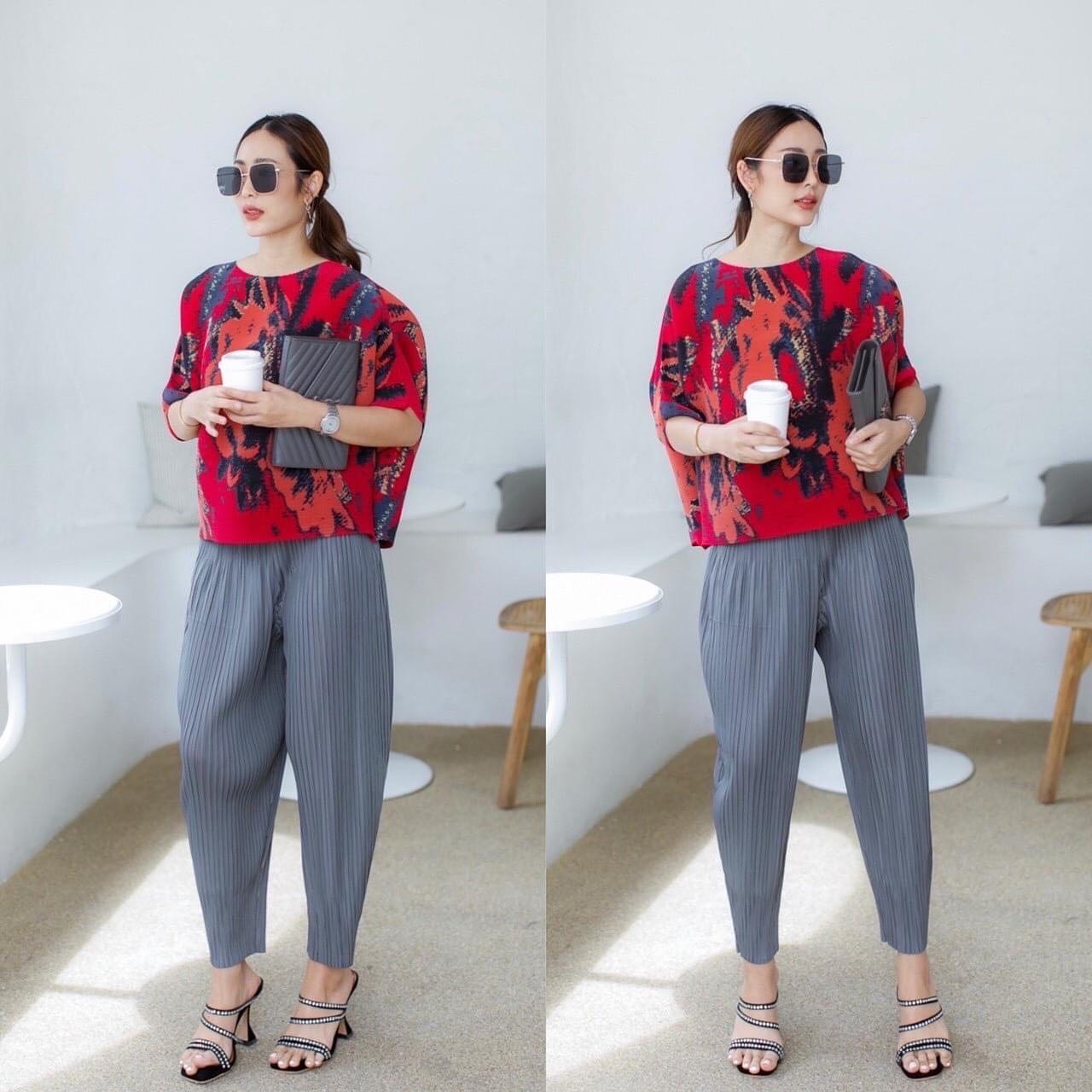 ชุดเซต สวย เรียบหรู ไฮโซวววว 😍 เสื้ออัดพลีท 100% เนื้อเดียวกับงาน Brand งาน สวย High Quality ✔️ สินค้าคุณภาพ (พร้อมส่ง)