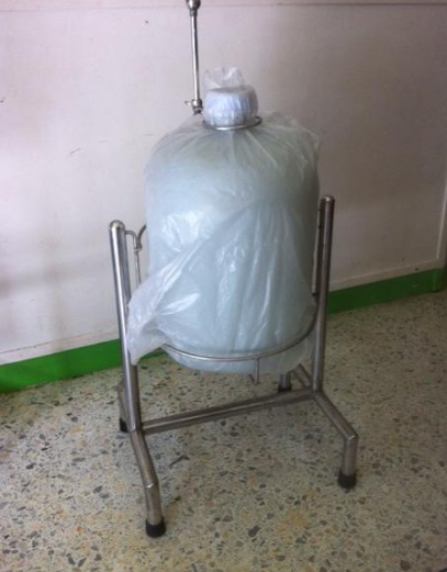 ที่โยกถังน้ำ 20 ลิตรใช้ได้ทั้งถังแบบใสและแบบขุ่น ชิ้นงานทำด้วยสแตนเลส