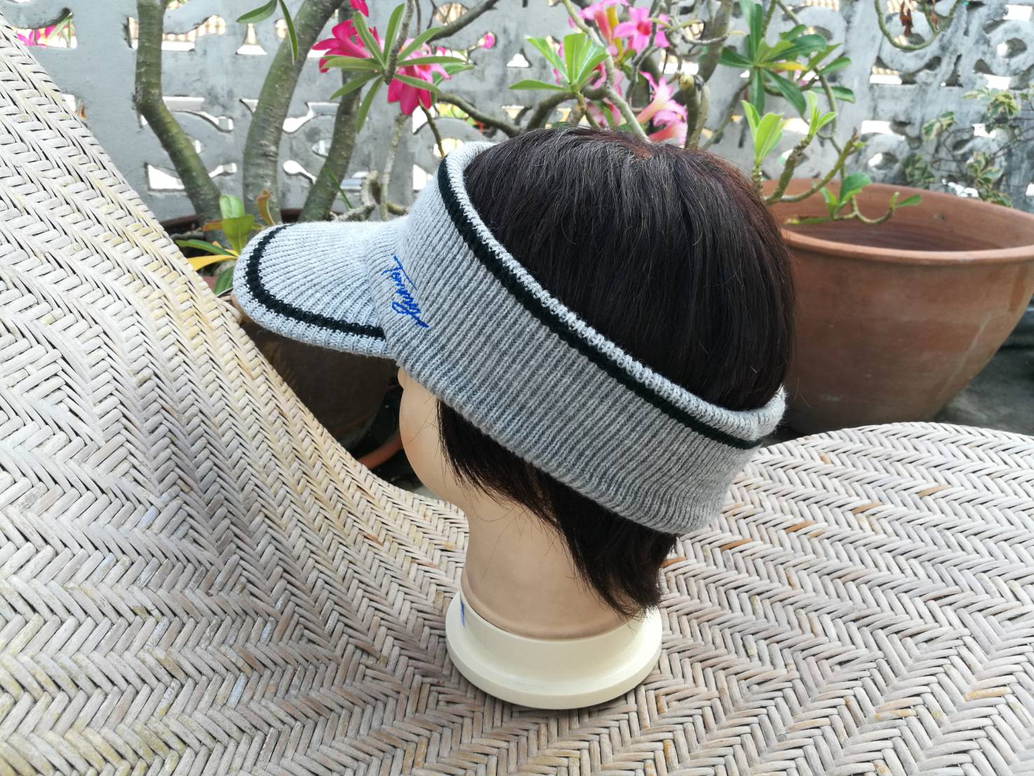 หมวกเปิดหัวไหมพรม TOMMY