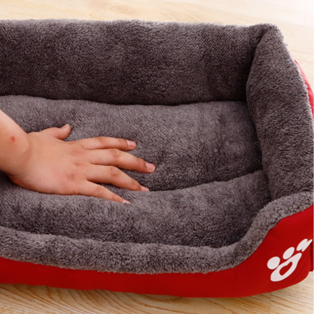 ที่นอนสัตว์เลี้ยง Petsuka รูปทรงสี่เหลี่ยมหนานุ่ม สีแดง