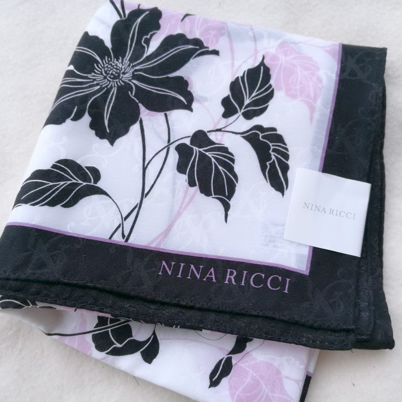 ผ้าเช็ดหน้าแบรนด์เนม NINA RICCI ผืนใหญ่ นุ่มมากกกกก
