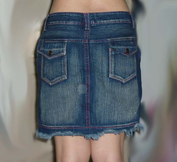 กระโปรงยีนส์สั้น แต่งด้ายแดง 30.5-35-14