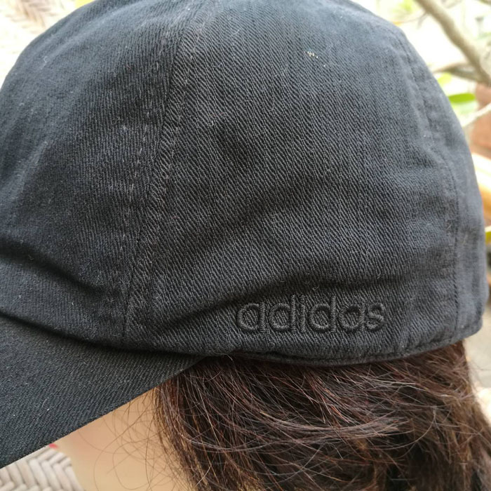 หมวกแก๊ป adidas สีดำล้วน