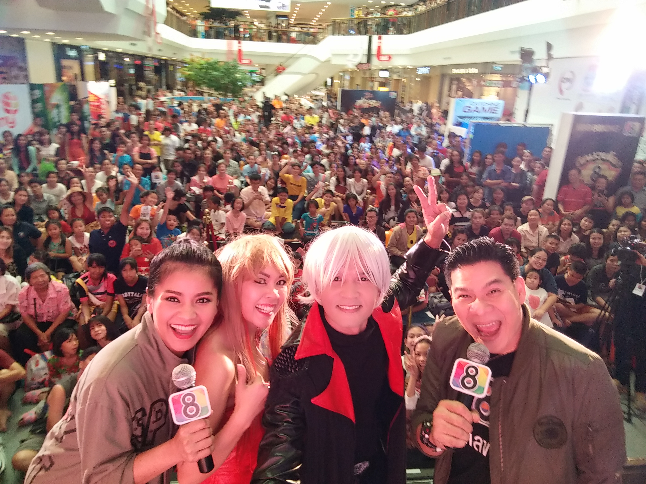 ช่อง 8 พบเพื่อน เฟสติวัล อุบลราชธานี 05/06/2559 มายากล นักมายากล การแสดง โชว์ Magic Show