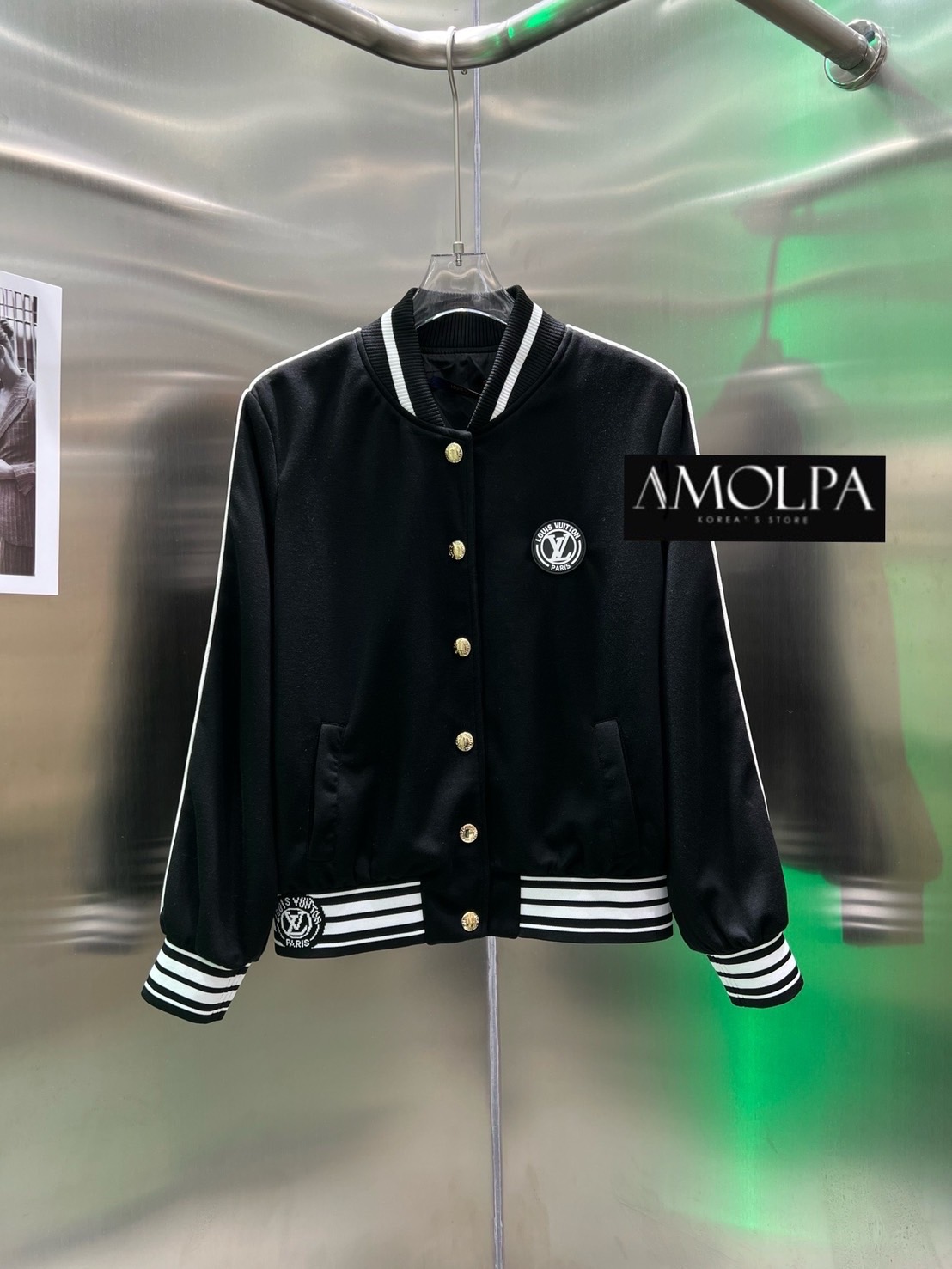 SET LV งาน hiend !! พิเศษสุดดดๆ!!! เซตหนานุ่ม งานมีน้ำหนัก เนื้อผ้าเนื้อแน่นไฮเอนสุดๆ สวยหรูดูแพง สมมง สมฐานะสุดๆ มาพร้อมกางเกงขายาว ใส่สบาย : สินค้าคุณภาพ (พร้อมส่ง)