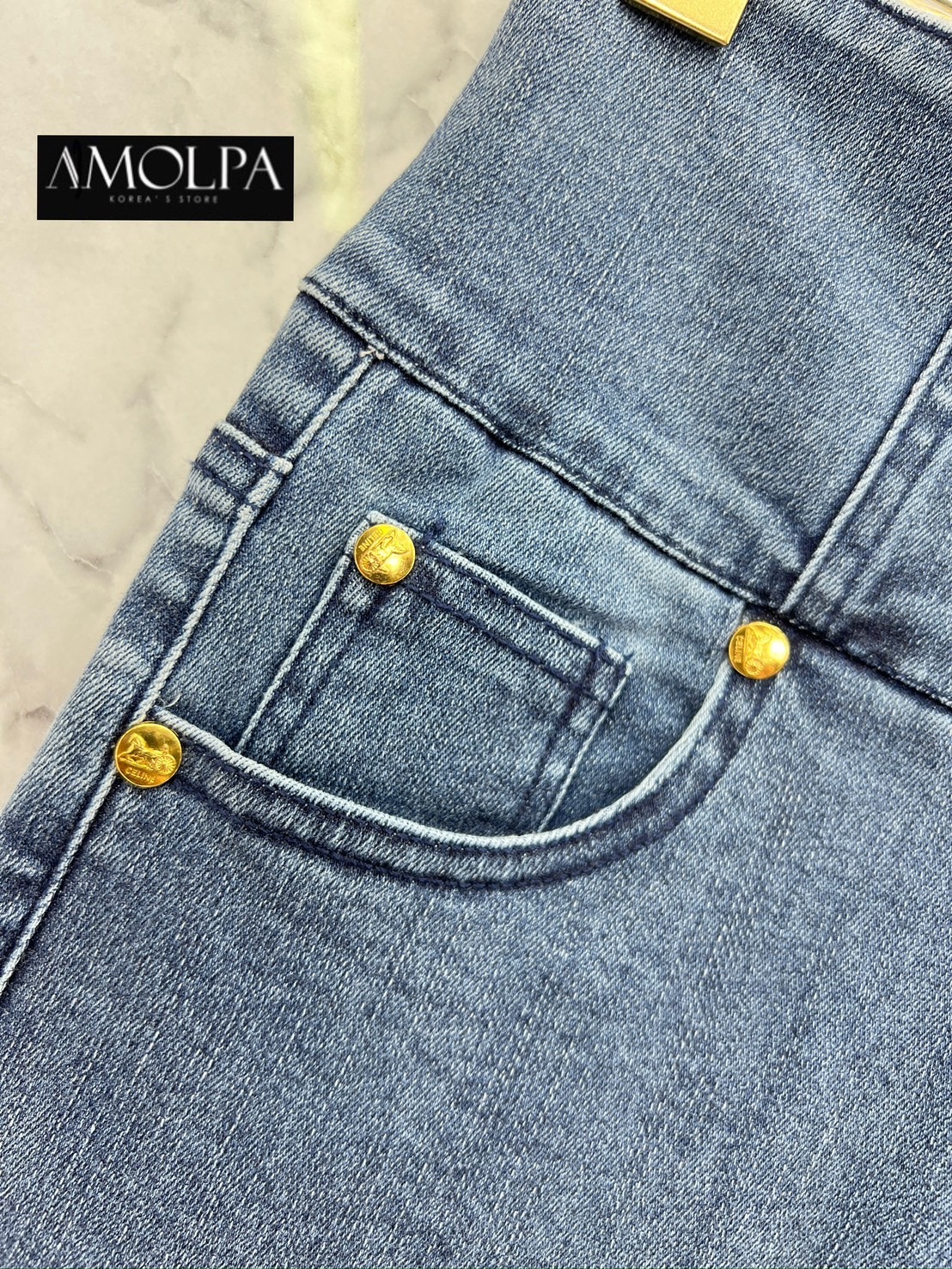 กางเกงยีนส์ยืดขายาว CELINE DENIM งาน hiend งานสวยยยยสุดๆค้า รุ่นนี้ไฮเอนชนช๊อป ขึ้นห้างเลยน๊า จัดเลย งาน ใส่สบายสุดๆห้ามพลาดเลยจ้า ใส่สบาย : สินค้าคุณภาพ (พร้อมส่ง)