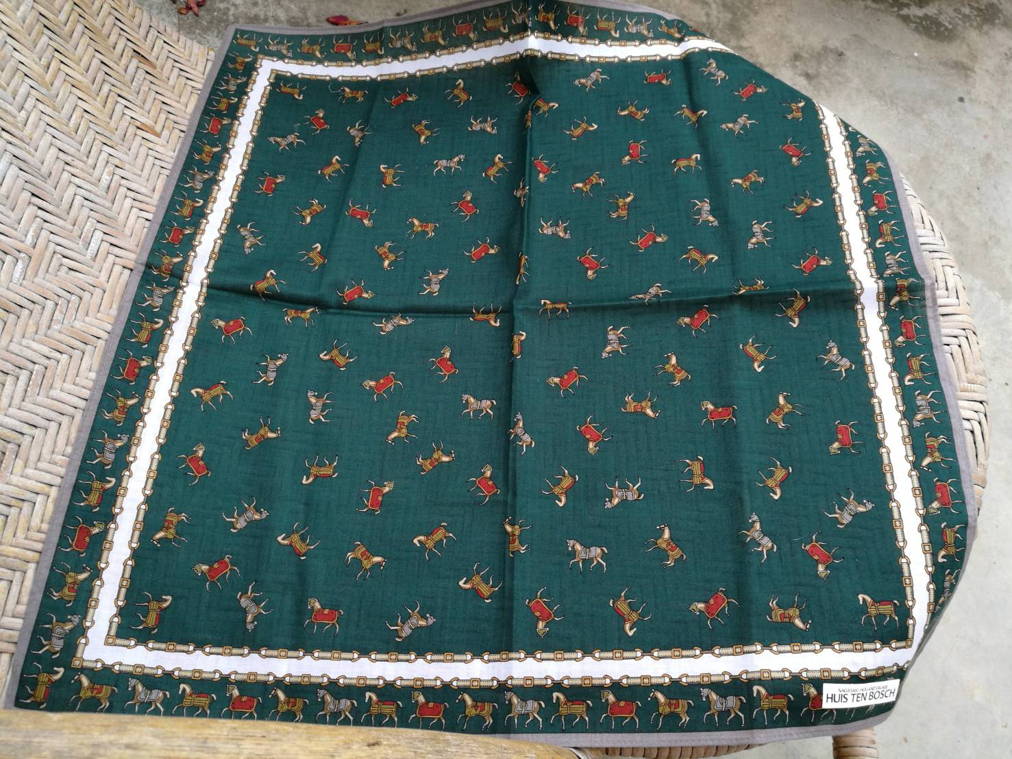 ผ้าเช็ดหน้าชาย HUIS TEN BOSCH ลายม้าสวยมาก