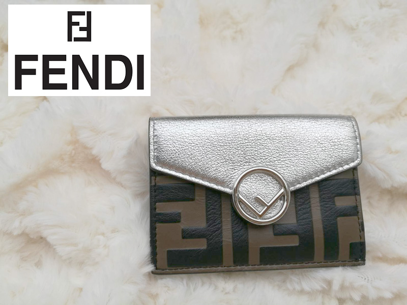 กระเป๋าสตางค์ FENDI MICRO F IS FENDI TRIFOLD WALLET