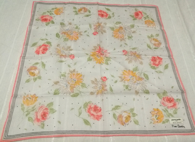 ผ้าเช็ดหน้าแบรนด์เนม Pierre Cardin หวานมาก