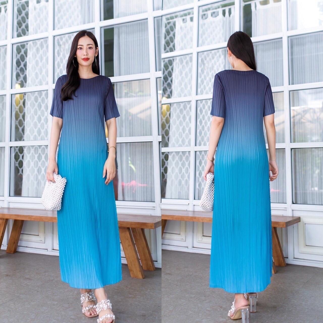 ชุดเดรส อัดพลีทแบบงานแบรนด์ ทรงคอกลม แขนสั้น แพตเทิร์นโค้งเคิร์ฟ เข้าเอว ให้ลุค สวย เรียบหรู . สินค้าคุณภาพ (พร้อมส่ง)