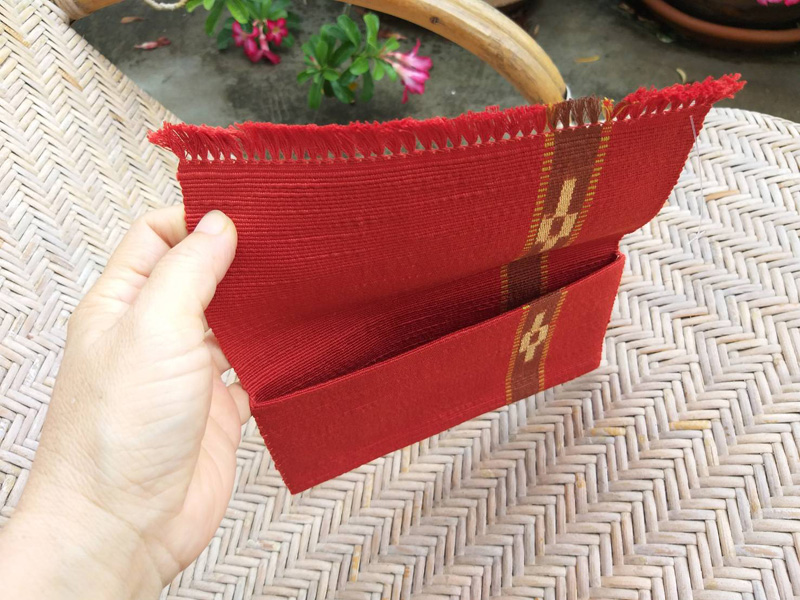 กระเป๋าสตางค์ผ้าทอ ใส่แบงค์ ใส่เอกสาร ใส่บิลต่างๆ (ของใหม่)