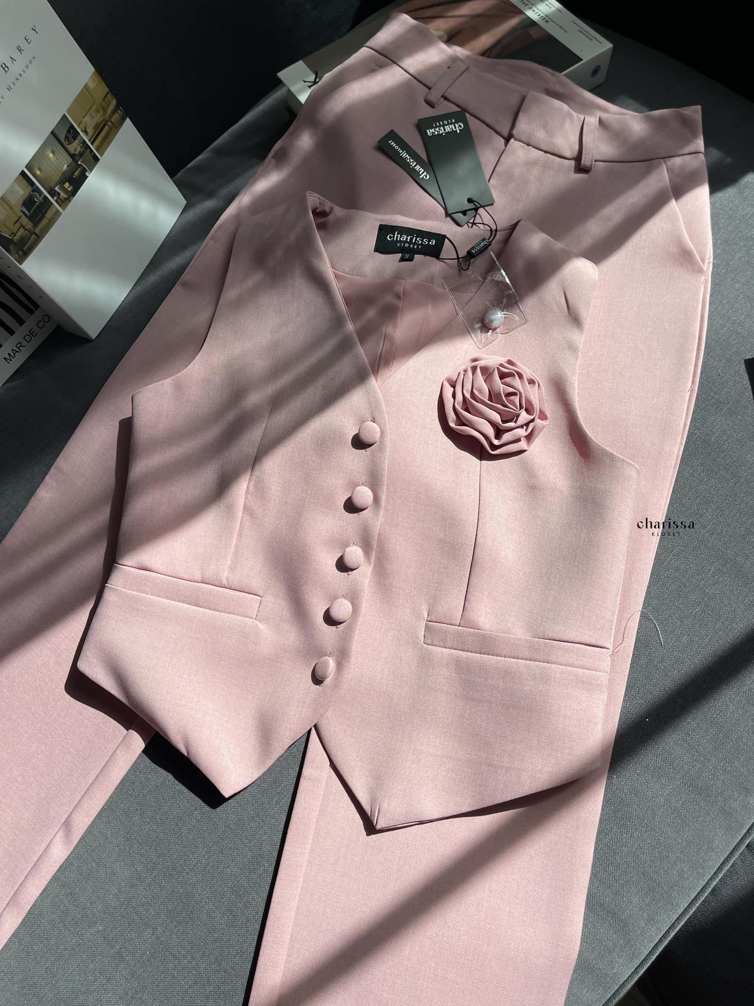 ชุดเซ็ทเสื้อ+กางเกงสวยหรู ลุคคุณหนู ผ้าเนื้อดีสุด ห้ามพลาด🔥(ฟรีเข็มกลัดดอกไม้ ถอดได้) ใส่สบาย : สินค้าคุณภาพ (พร้อมส่ง)