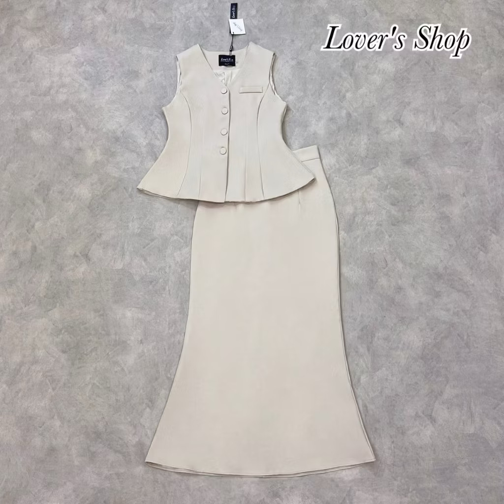 เซ็ท 2ชิ้น เสื้อกั๊กทรงกระดุมหน้า เย็บซับในอย่างดีค่ะ ทรงเข้ารูปช่วงอกและเอว +กระโปรงทรงหางปลา ซิบหลัง มีซับในอย่างดี ใส่สบาย : สินค้าคุณภาพ (พร้อมส่ง)