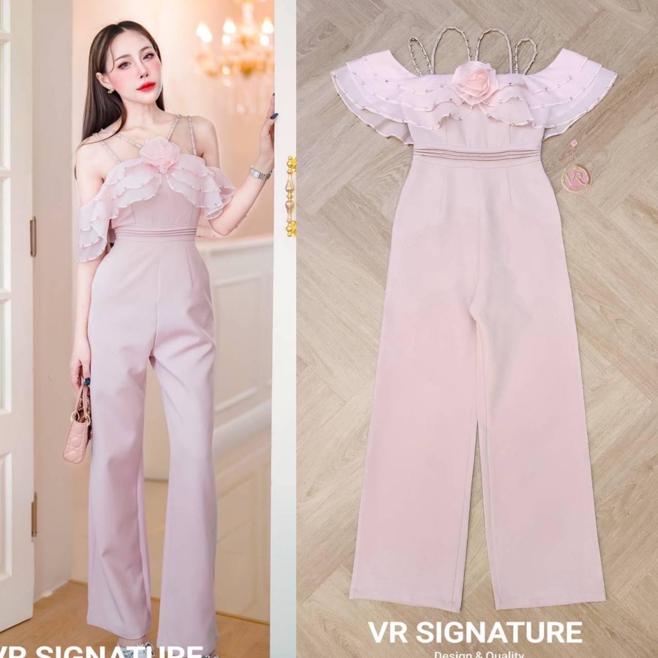 Jumpsuit ขายาว สายเดี่ยว แต่งแขน ระบายชั้น แต่งตอกเพชรช่วงสายและระบาย ด้านหน้า-หลัง มีฟองน้ำจัดทรงให้ค่า แต่งเข็ม กลัดดอกไม้ช่วงอก สินค้าคุณภาพ (พร้อมส่ง)