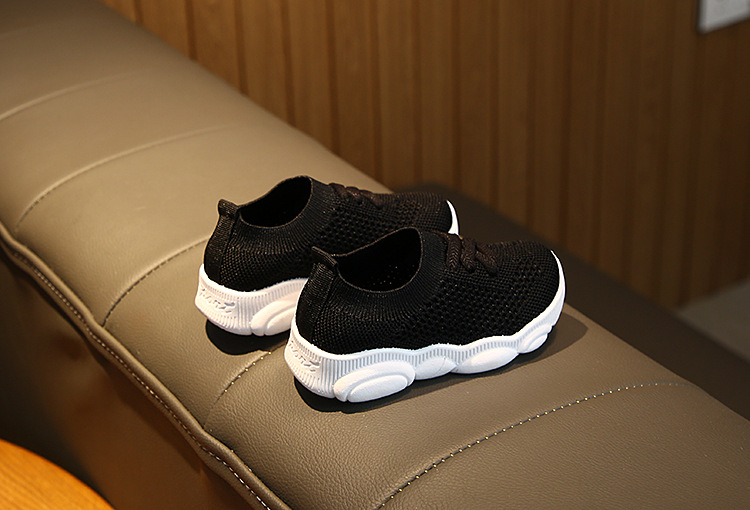 รองเท้าเด็กชายหญิง วัย 1-6 ปี ผ้าตาข่ายยืดหยุ่น ระบายอากาศดี สวมใส่เบาสบายไม่ร้อน