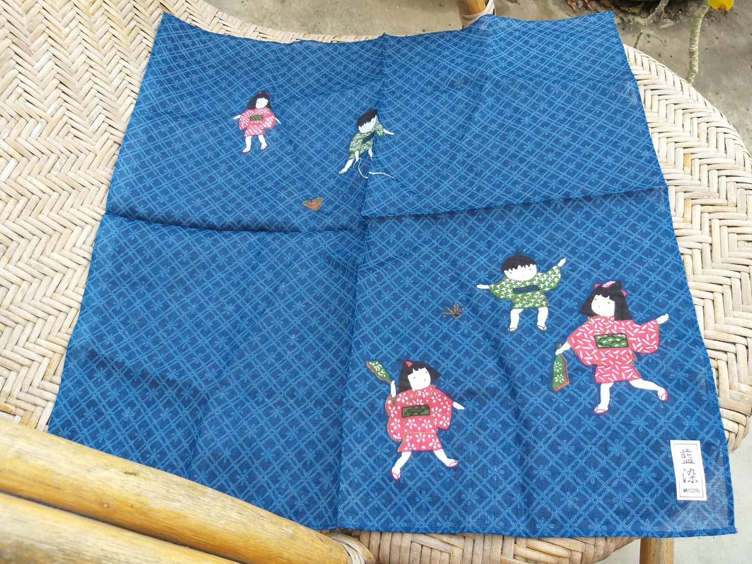 ผ้าเช็ดหน้าลายสาวน้อยหนุ่มน้อยใส่ชุดกิโมโน