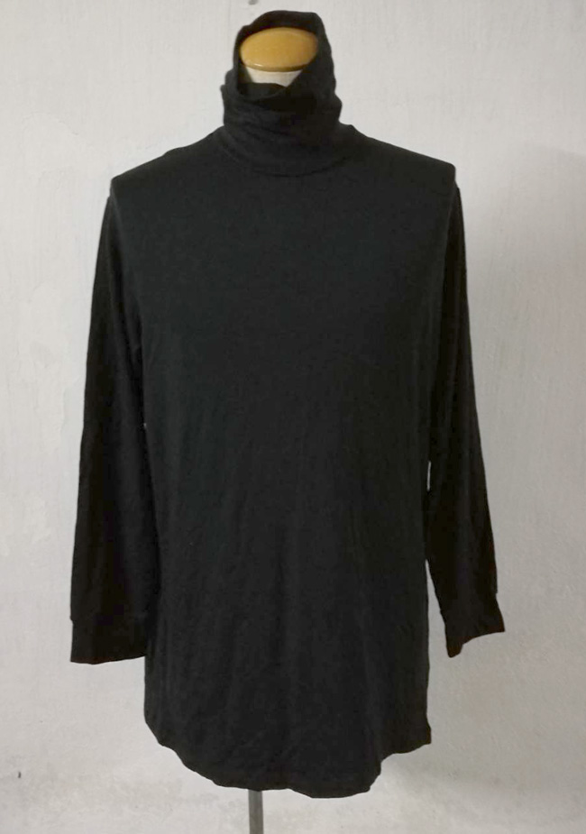 เสื้อฮีทเทคชาย สีดำ Uniqlo heattech ไซด์ XL