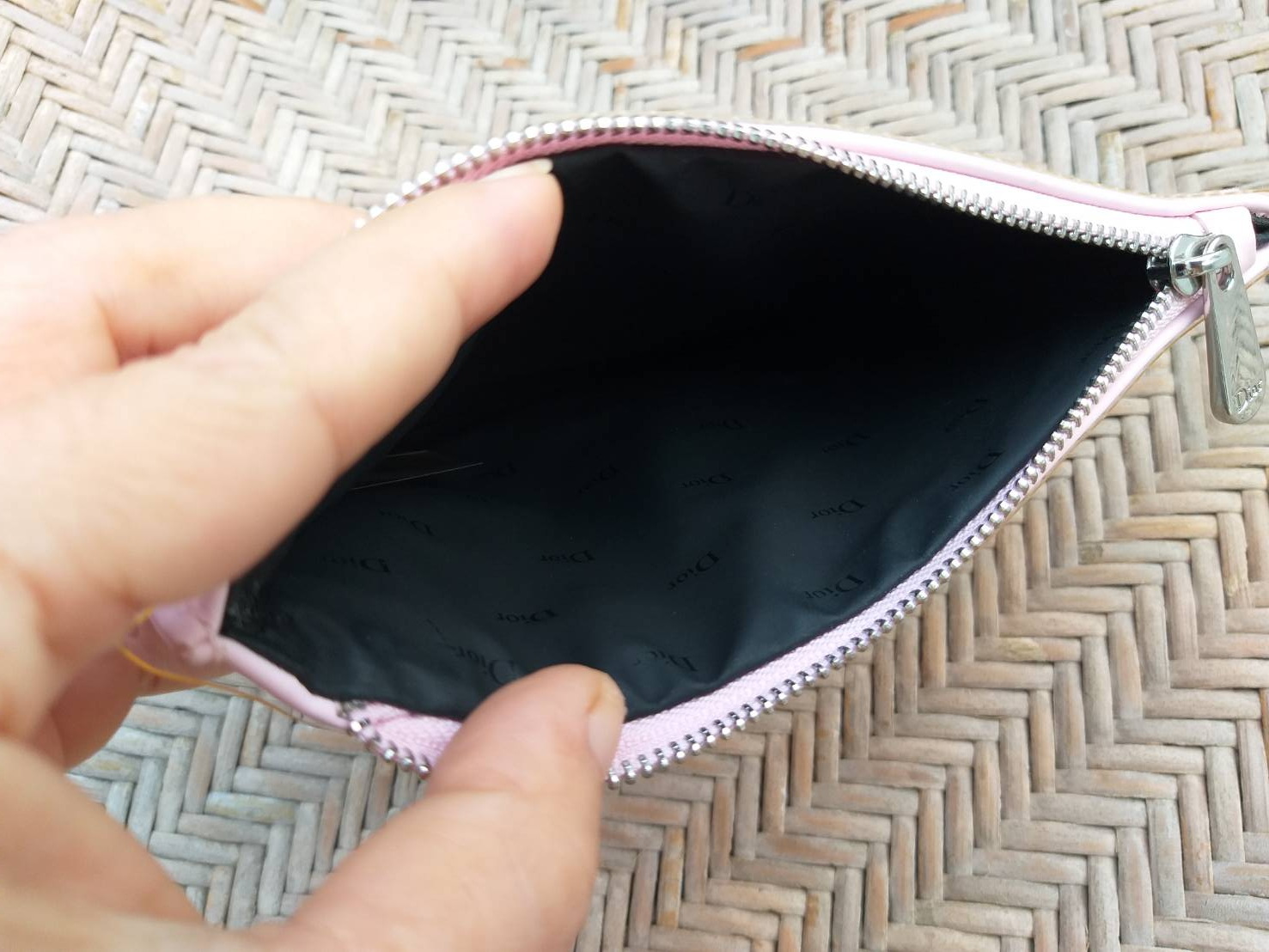 กระเป๋าเอนกประสงค์ Dior ของแท้ (ของใหม่)