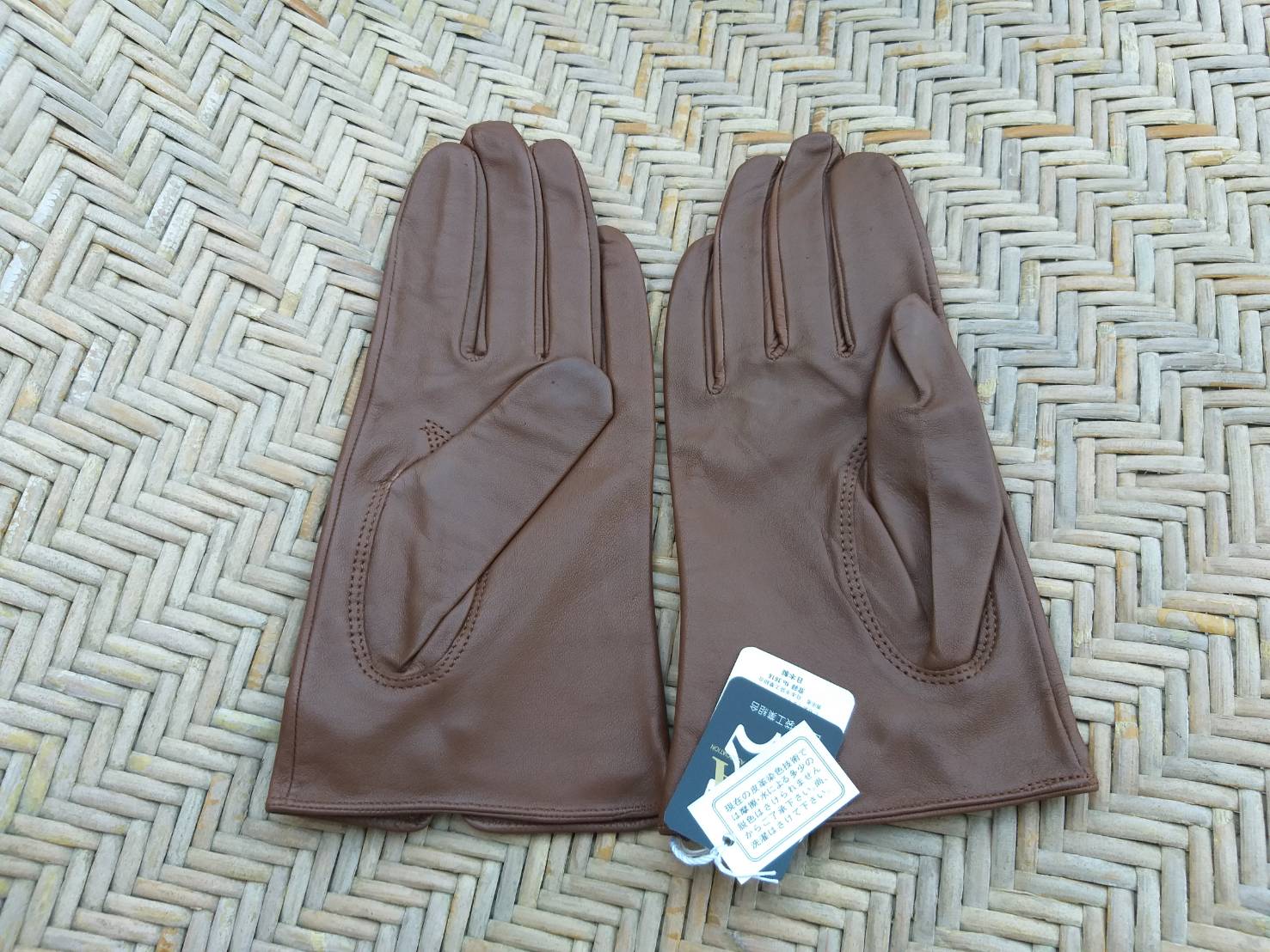 ถุงมือหนังแท้ สวยมาก อุ่นถึงติดลบ (ของใหม่)