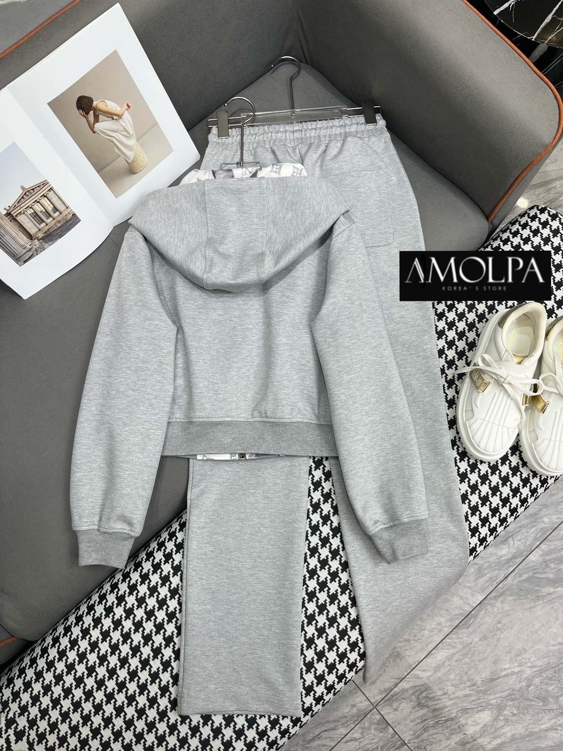 SET JACKET LV งาน Hiend ใส่ได้ทั้ง 2 ด้าน เนื้อผ้าดีม๊ากกกก ผ้าใส่สบายมากกกก ห้ามพลาดเลยนะคะ ใส่สบายสุดๆ : สินค้าคุณภาพ (พร้อมส่ง)