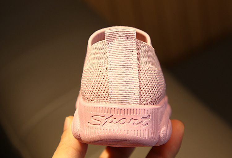 รองเท้าเด็กชายหญิง วัย 1-6 ปี ผ้าตาข่ายยืดหยุ่น ระบายอากาศดี สวมใส่เบาสบายไม่ร้อน