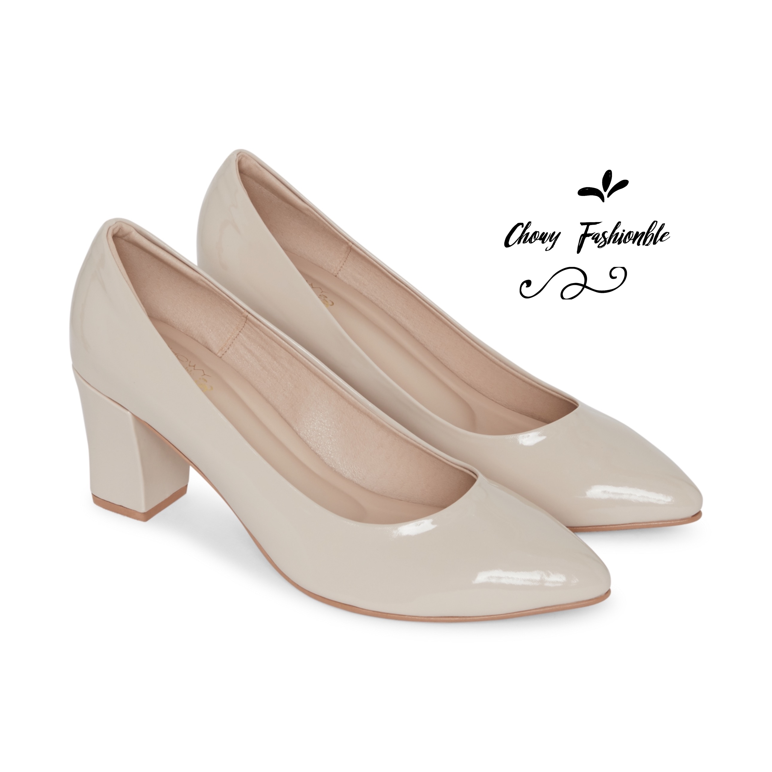 CHOWY รองเท้าคัชชูส้นเตี้ย ไซส์ 37-50 สูง 2.5” ปลายแหลม คัชชูส้นเตี้ยไซส์ใหญ่ หน้ากว้างพิเศษ บุฟองน้ำนุ่ม สีเบจ CH0162ND