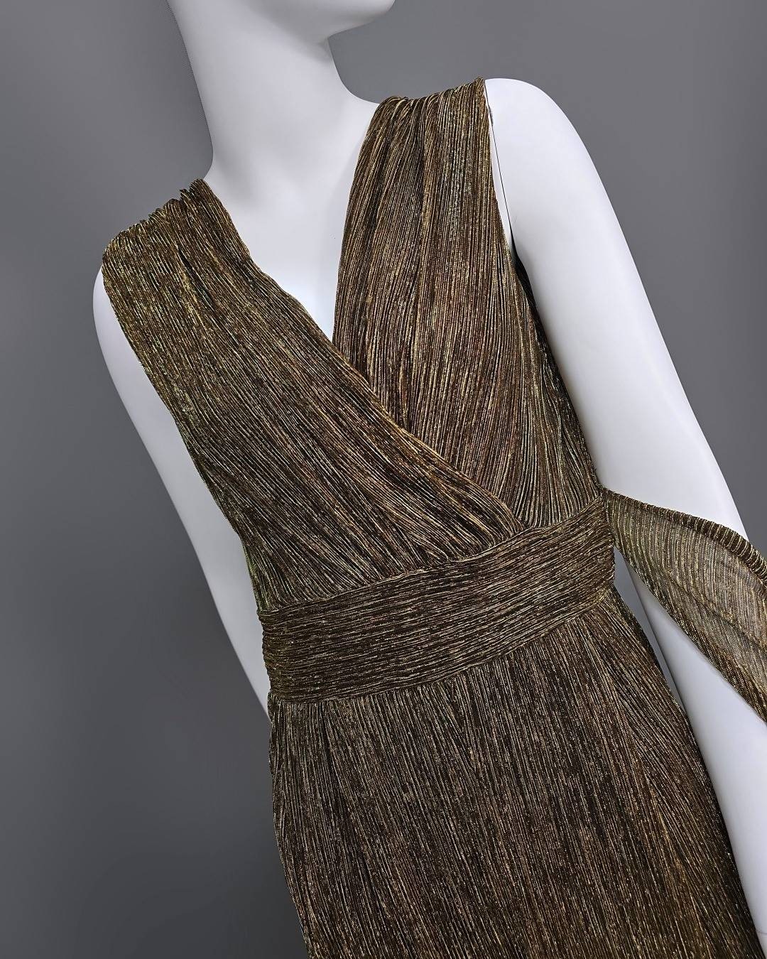 จั๊มสูทเสื้อคอป้ายแขนกุด กางเกงขาตรงจับจีบ แต่งชายระบายด้านข้าง ใส่สบาย : สินค้าคุณภาพ (พร้อมส่ง)