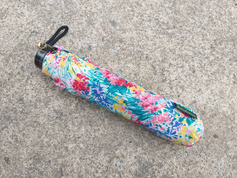 ร่มพับลายดอกไม้ Hurry&Crickett สีสันสวยสดใสมาก (ของใหม่)