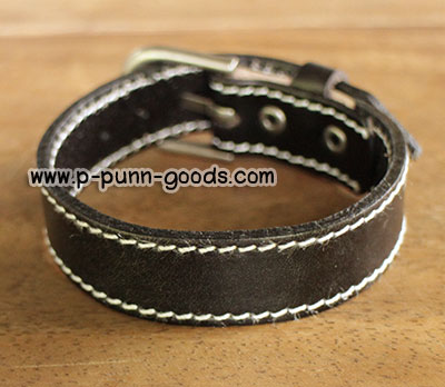 ข้อมือหนังหัวเข็มขัด สีดำ