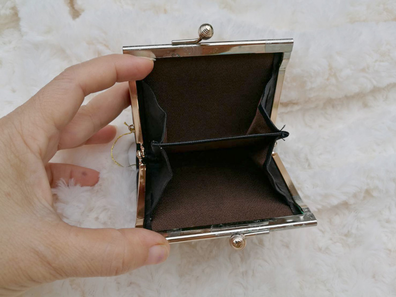 กระเป๋าสตางค์ ใส่เหรียญ ขนแมวน้ำแท้ สวยมาก