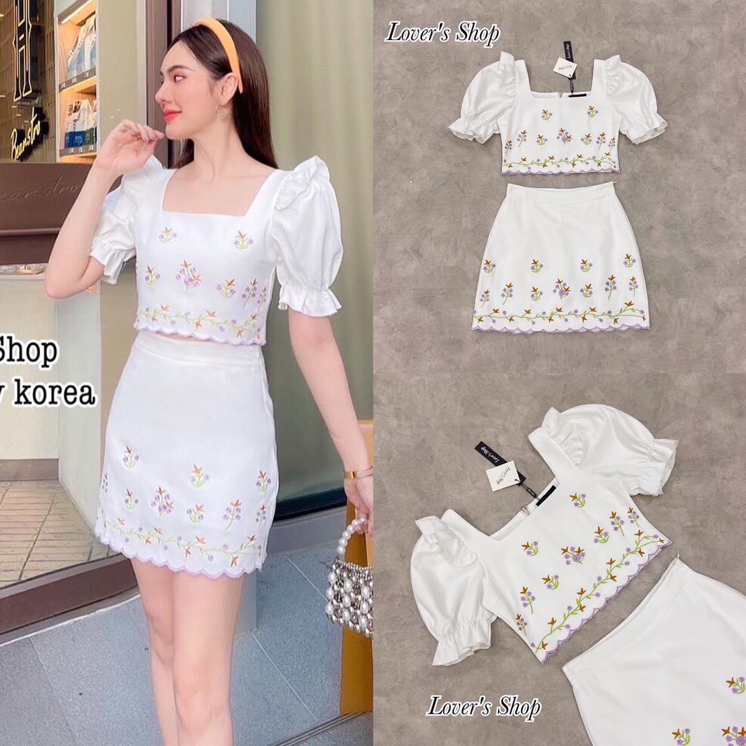 SET.ลายปัก เสื้อครอปแขนตุ๊กตา แต่งระบายช่วงบ่างานซิปหลังมาพร้อม กระโปรงด้านในเป็นกางเกง งานปัก ทั้ง2ชิ้น สามารถแยกแม็ทได้ . สินค้าคุณภาพ (พร้อมส่ง).