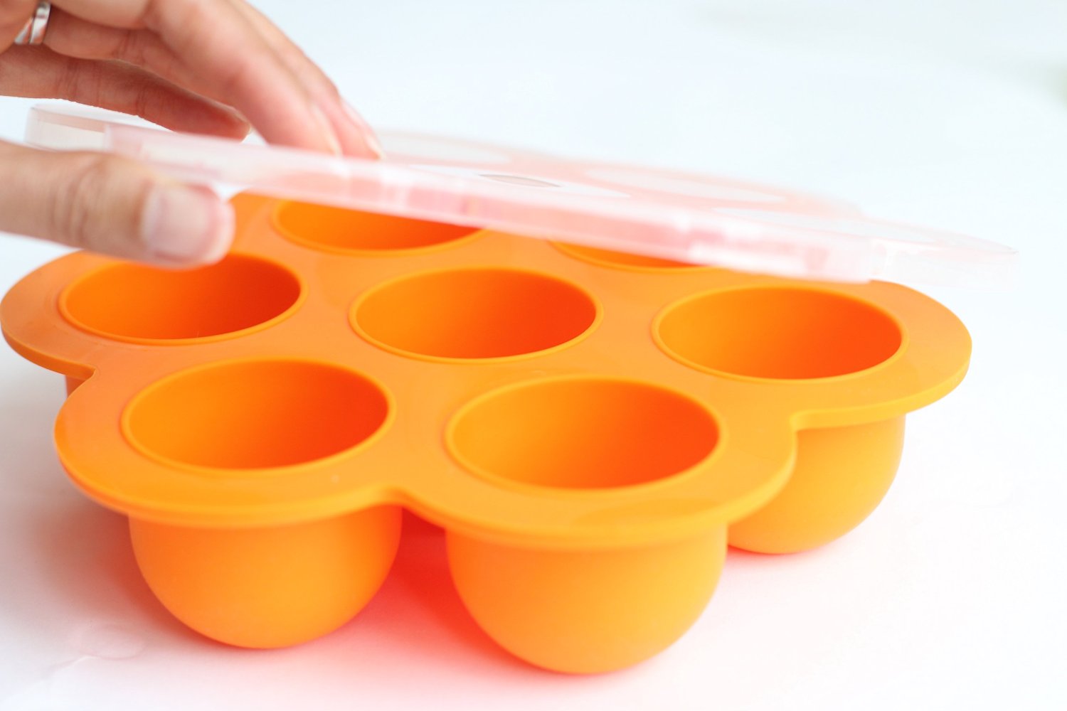ถาดซิลิโคนเด็ก ชุดถาดซิลิโคนฟรีซเก็บอาหารเด็กอ่อน มีฝาปิด NanaBaby Food Storage Silicone Container