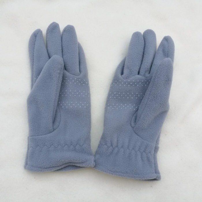 ถุงมือผ้าฟลีซ adidas แนวสปอร์ตสวยมาก (ของใหม่)