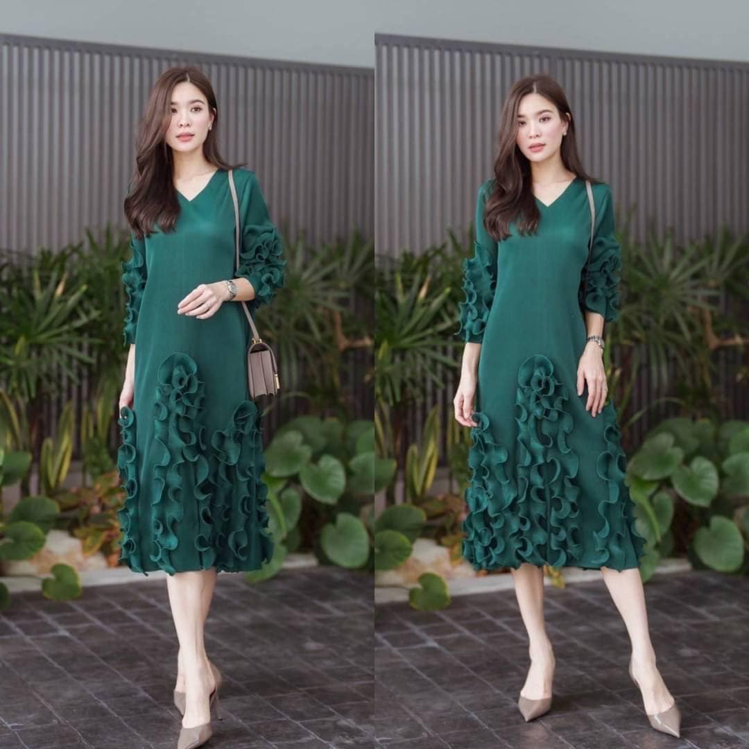 เดรสอัดพลีท งาน AA Premium 🥰 แพตเทิร์นคอวี แขน 3 ส่วน ดีเทลแต่ง แขนพุ่ม 👍🏻 สินค้าคุณภาพ (พร้อมส่ง)